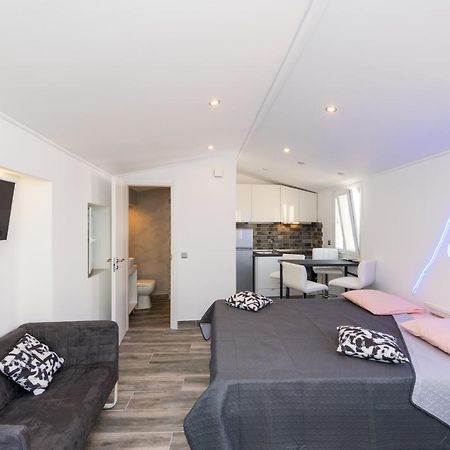 Corfu Downtown Suites Экстерьер фото